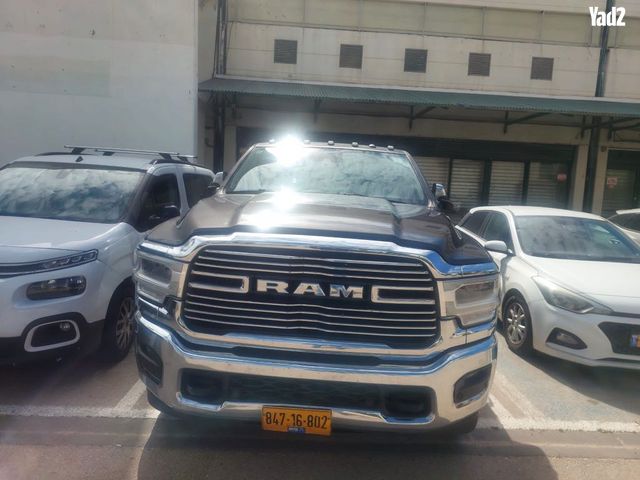 מודעת רכב דודג'