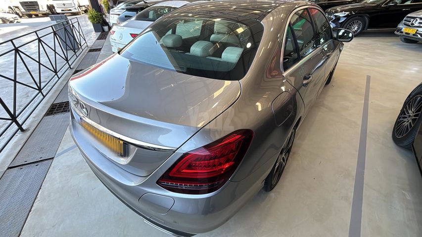 מודעת רכב מרצדס-בנץ C-class 3