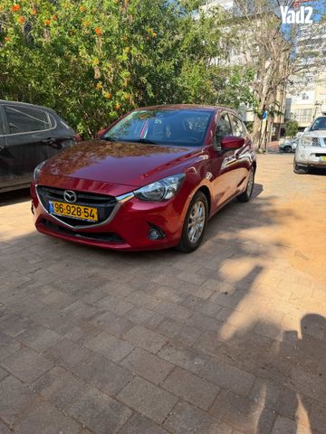 מודעת רכב מאזדה 2