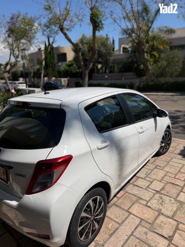 מודעת רכב טויוטה יאריס 1