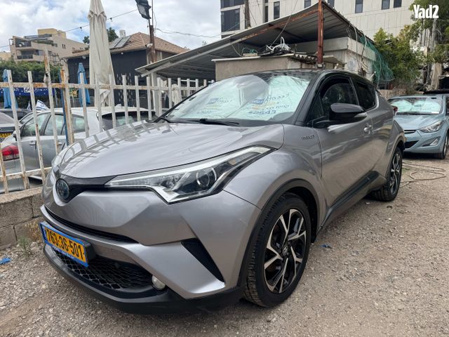 מודעת רכב טויוטה C-HR 2