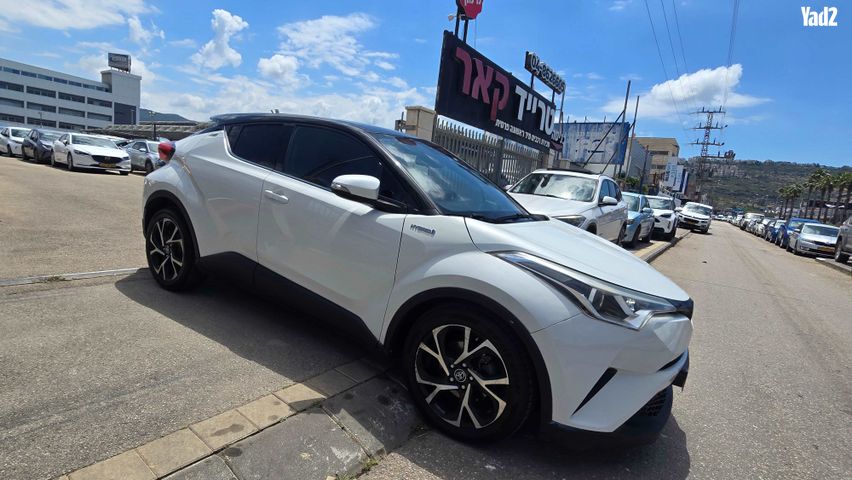 מודעת רכב טויוטה C-HR