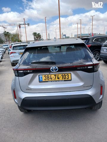 מודעת רכב טויוטה יאריס קרוס 1