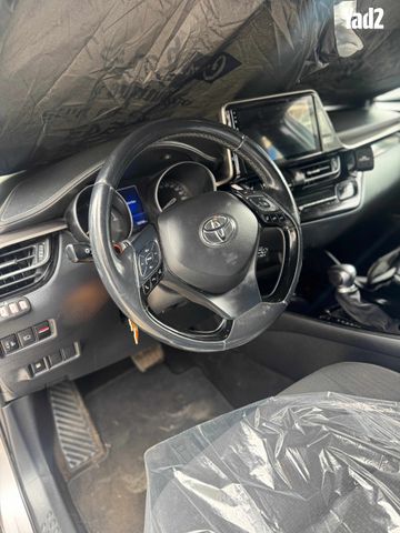 מודעת רכב טויוטה C-HR 1