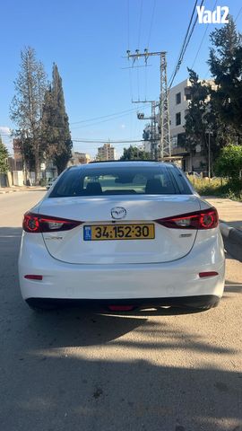 מודעת רכב מאזדה 3