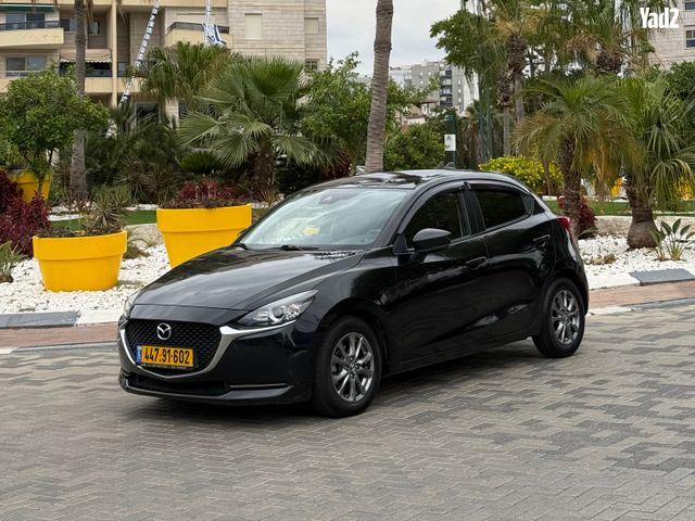 מודעת רכב מאזדה 2
