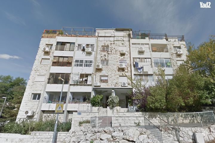 נטרונאי גאון 4