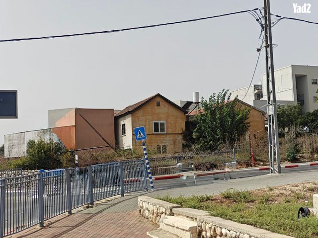 דרך מנחם בגין 1