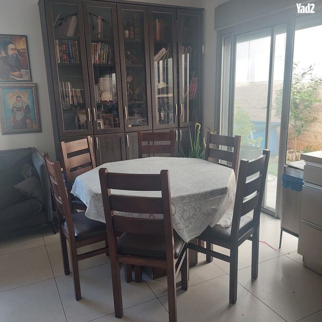 שושנים 13