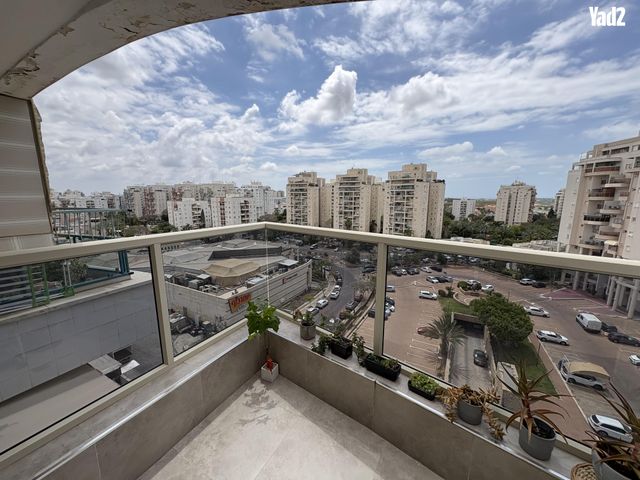 תור הזהב 11