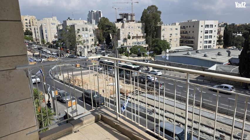 כנפי נשרים 8