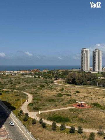 שדרות האגמים 15