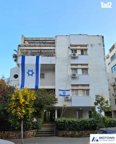 אהרונוביץ' 20