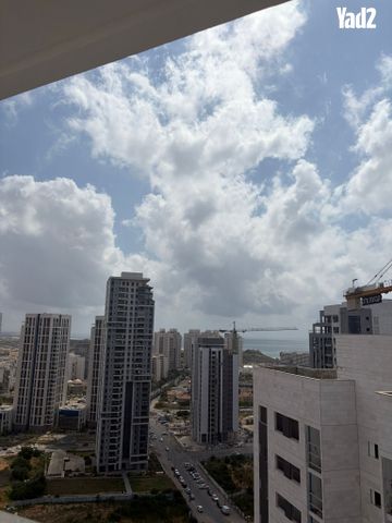 אהוד מנור 