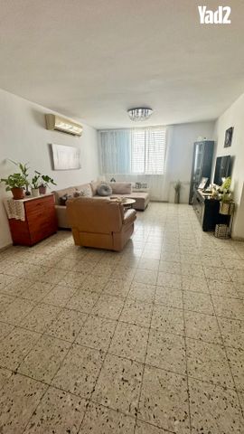 הפרדס הראשון 