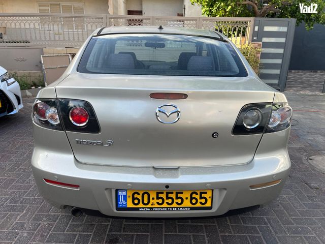 מודעת רכב מאזדה 3