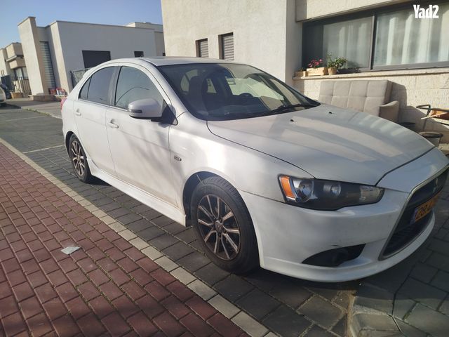 מודעת רכב מיצובישי לנסר