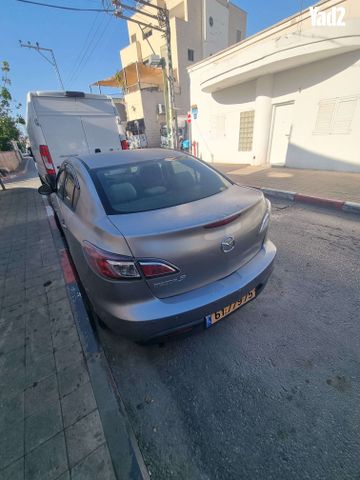 מודעת רכב מאזדה 3