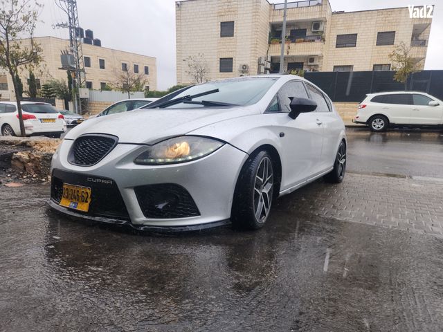 מודעת רכב סיאט לאון