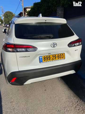 מודעת רכב טויוטה קורולה קרוס