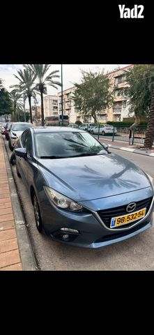 מודעת רכב מאזדה 3