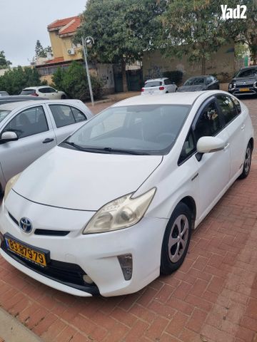 מודעת רכב טויוטה פריוס