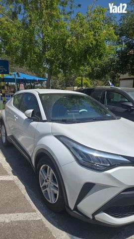 מודעת רכב טויוטה C-HR