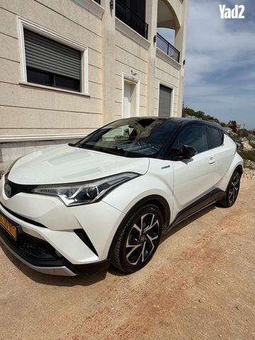 מודעת רכב טויוטה C-HR