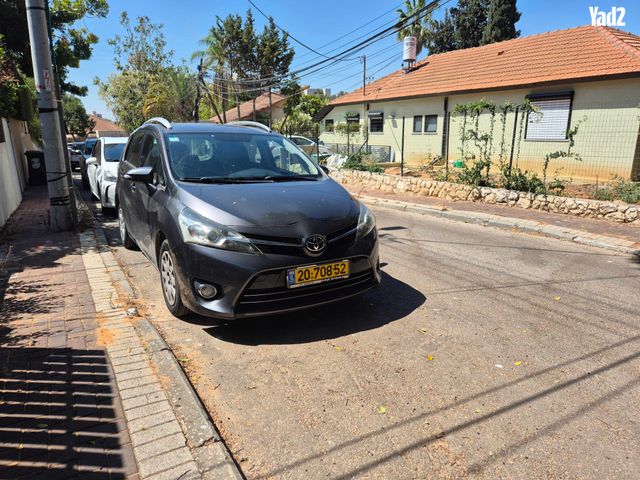 מודעת רכב טויוטה ורסו