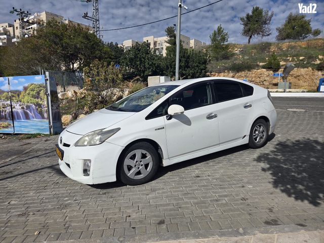 מודעת רכב טויוטה פריוס