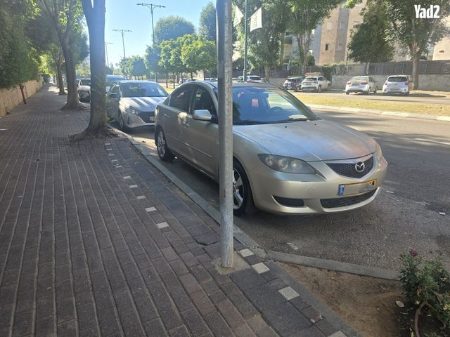 מודעת רכב מאזדה 3