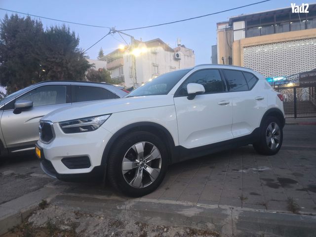 מודעת רכב וולוו XC40