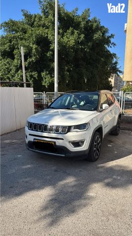 מודעת רכב ג'יפ קומפאס