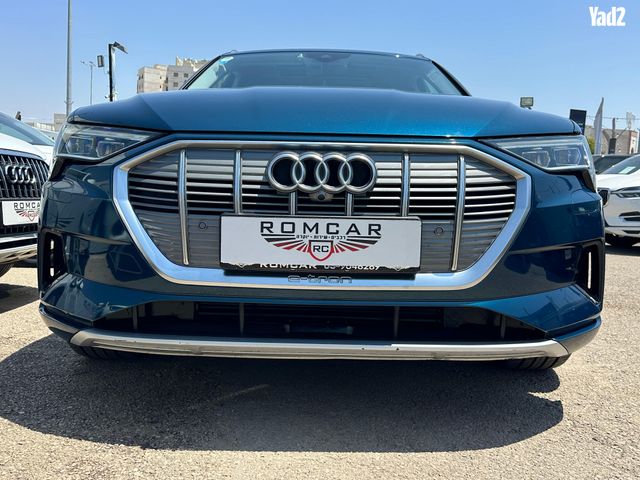 מודעת רכב אאודי E-tron 2