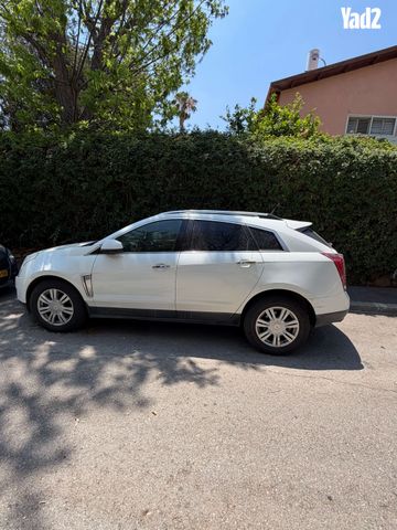 מודעת רכב קאדילק SRX