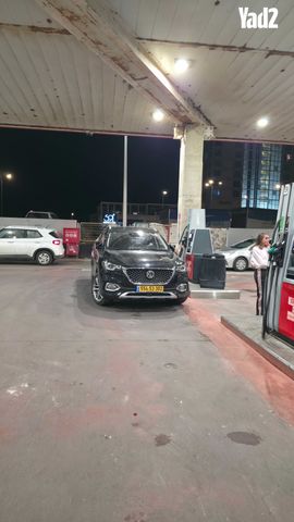 מודעת רכב אם ג'י EHS PHEV
