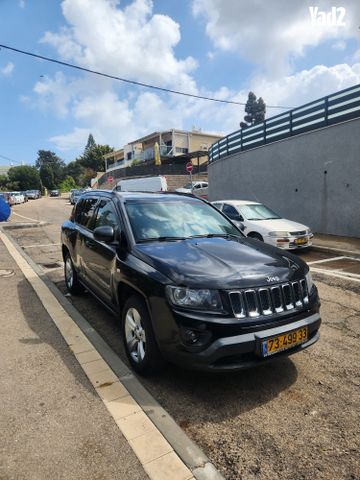 מודעת רכב ג'יפ קומפאס