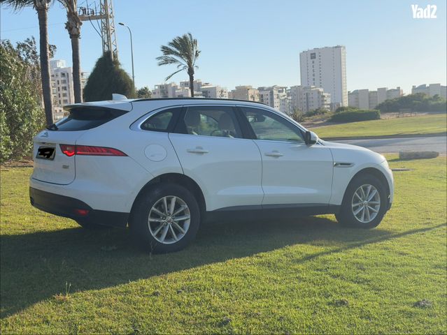 מודעת רכב יגואר F-Pace
