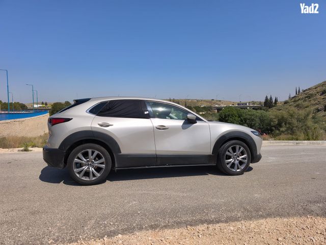 מודעת רכב מאזדה CX-30