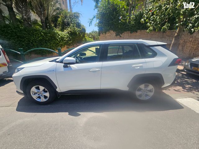 מודעת רכב טויוטה RAV4