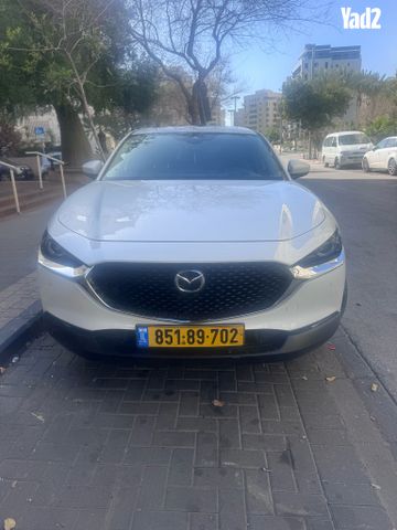 מודעת רכב מאזדה CX-30
