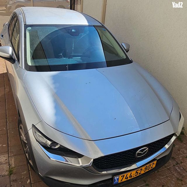 מודעת רכב מאזדה CX-30