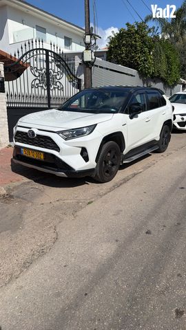 מודעת רכב טויוטה RAV4
