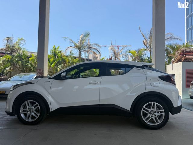 מודעת רכב טויוטה C-HR 2