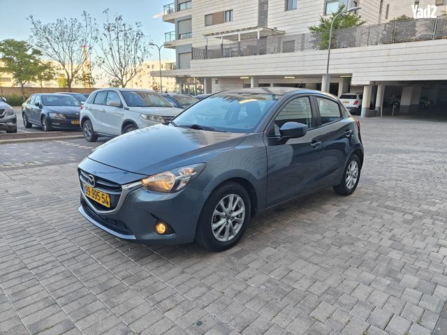 מודעת רכב מאזדה 2