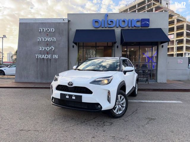 מודעת רכב טויוטה יאריס קרוס