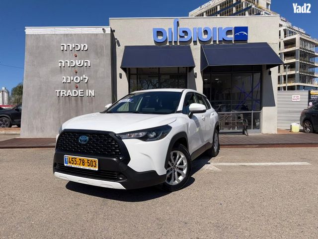 מודעת רכב טויוטה קורולה קרוס