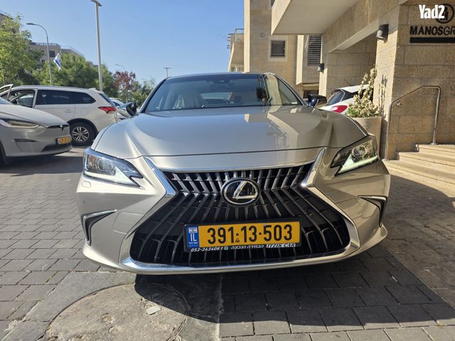 מודעת רכב לקסוס ES