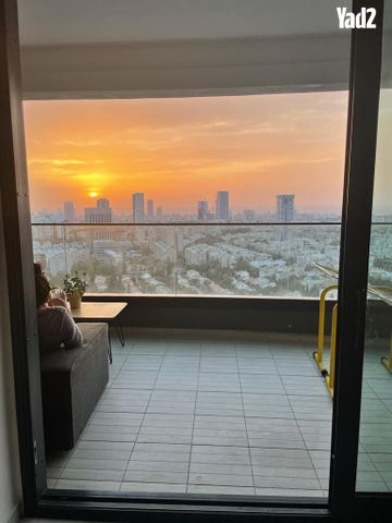 דרך מנחם בגין 158