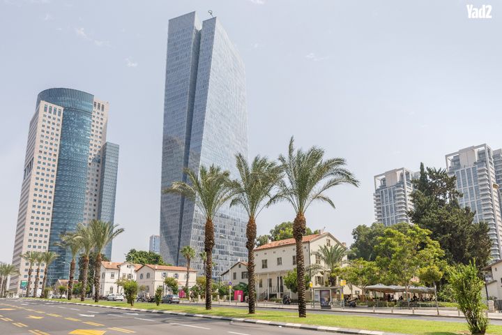 דרך מנחם בגין 121